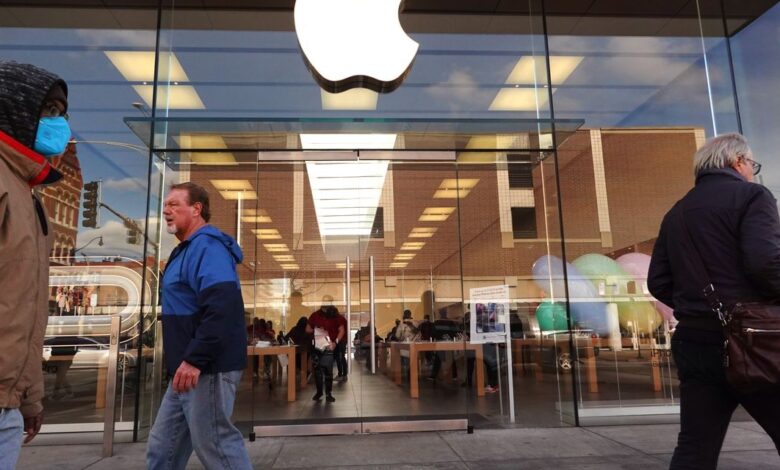 Apple execs violated labor law after remarks that interfered with organizing: report