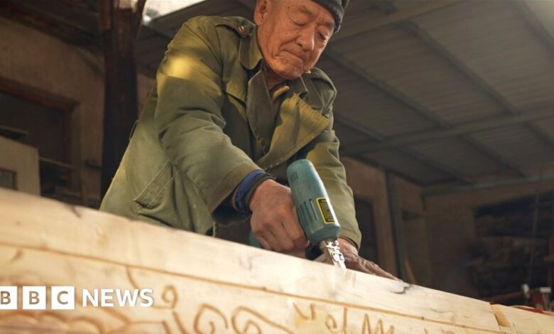 China Covid: Coffins sell out as losses mount