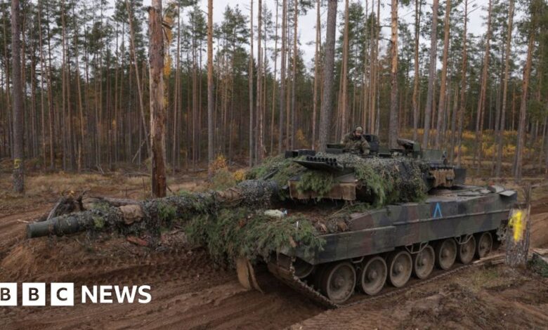 Ukraine war: Germany won't block export of its Leopard 2 tanks, foreign minister says