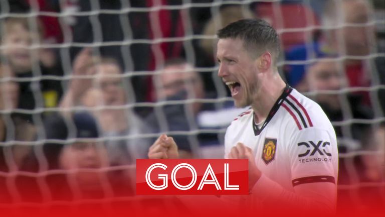 Wout Weghorst reacts quickest to score his first Manchester United goal | Video | Watch TV Show
