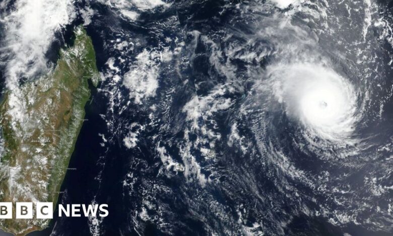 Winds lash Madagascar's coast as Cyclone Freddy makes landfall