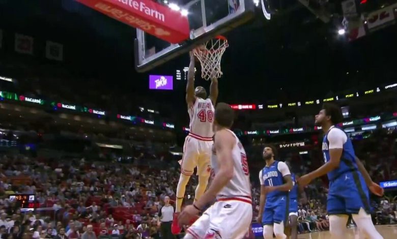 42-year-old Haslem throws it down!