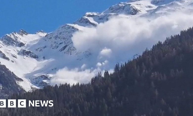 Avalanche in French Alps kills four