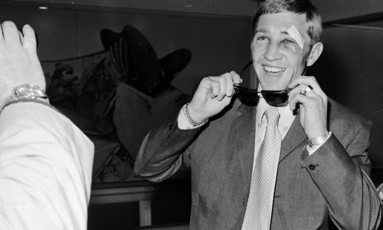 Ken Buchanan, former undisputed world lightweight boxing champion, dies at age of 77 | Boxing News