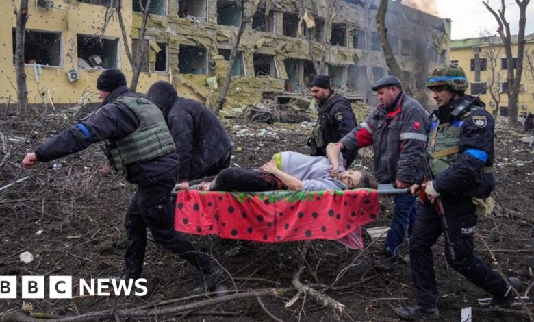 World Press Photo won by image of wounded pregnant woman in Mariupol