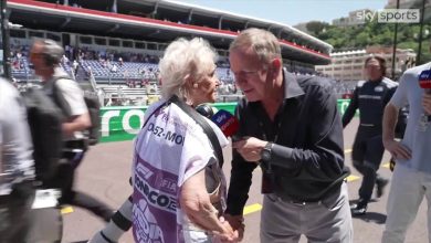 'I need your card!' | Brundle's brilliant interaction with 89-year-old photographer